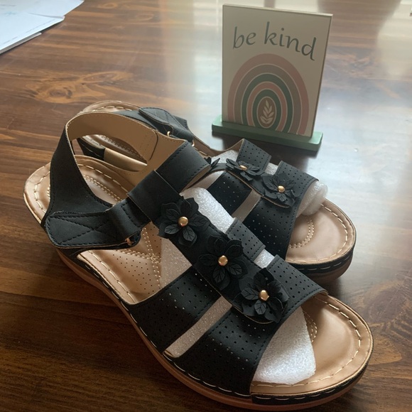 Brand new wedge sandals - Picture 2 of 7